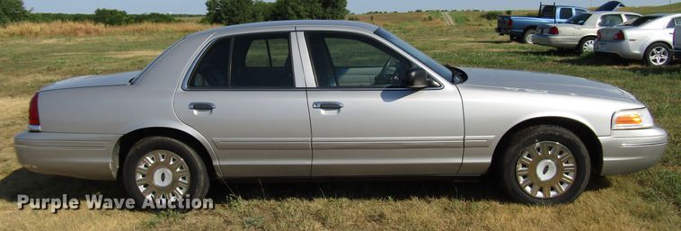 image for item DF4477 2004 Ford Crown Victoria Police Interceptor