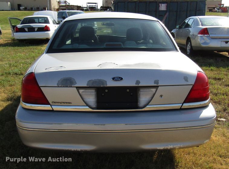 image for item DF4477 2004 Ford Crown Victoria Police Interceptor