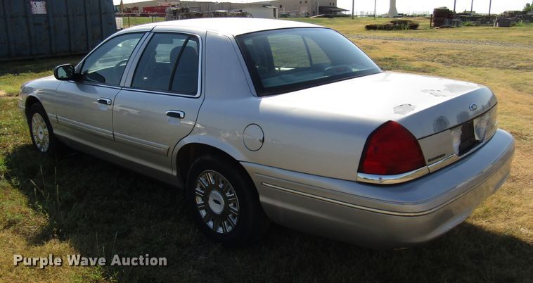 image for item DF4477 2004 Ford Crown Victoria Police Interceptor