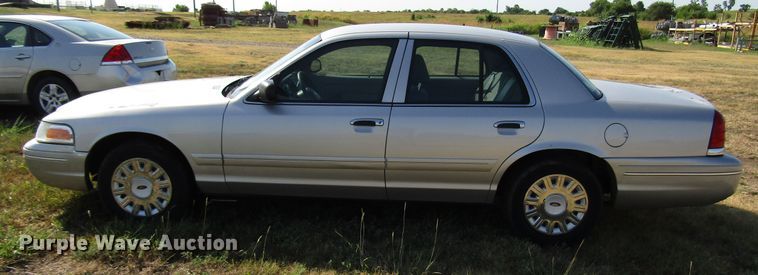 image for item DF4477 2004 Ford Crown Victoria Police Interceptor