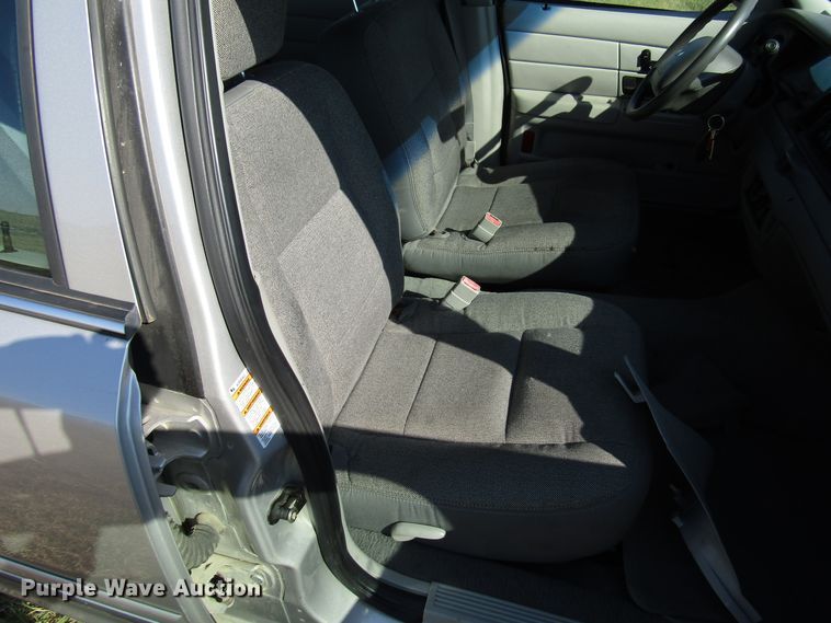 image for item DF4477 2004 Ford Crown Victoria Police Interceptor
