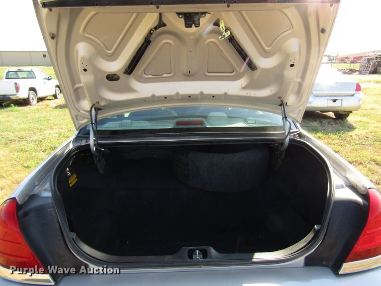 image for item DF4477 2004 Ford Crown Victoria Police Interceptor