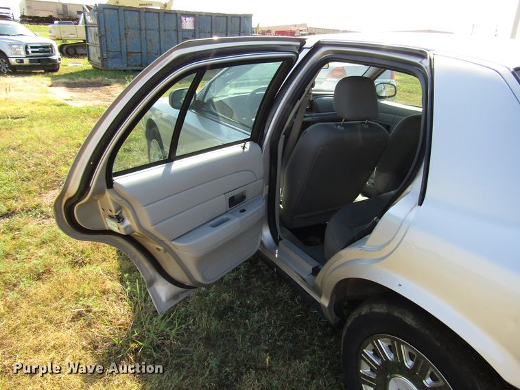 image for item DF4477 2004 Ford Crown Victoria Police Interceptor