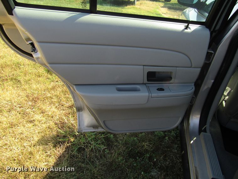 image for item DF4477 2004 Ford Crown Victoria Police Interceptor