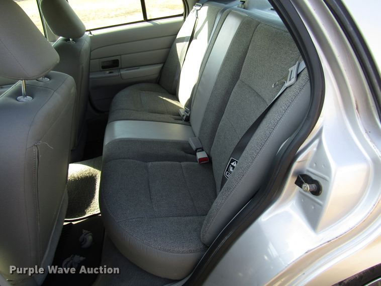 image for item DF4477 2004 Ford Crown Victoria Police Interceptor