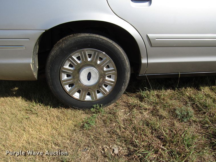 image for item DF4477 2004 Ford Crown Victoria Police Interceptor