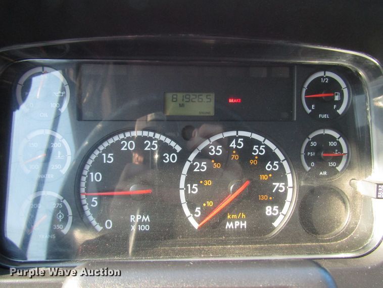 image for item DG1352 2007 Freightliner B2 Thomas school bus