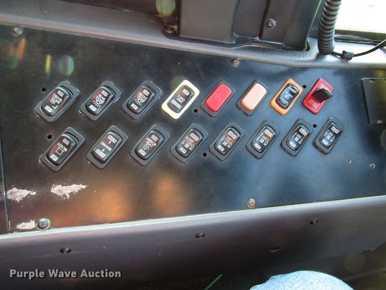 image for item DG1352 2007 Freightliner B2 Thomas school bus