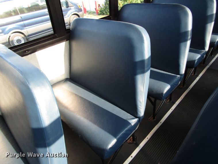 image for item DG1352 2007 Freightliner B2 Thomas school bus