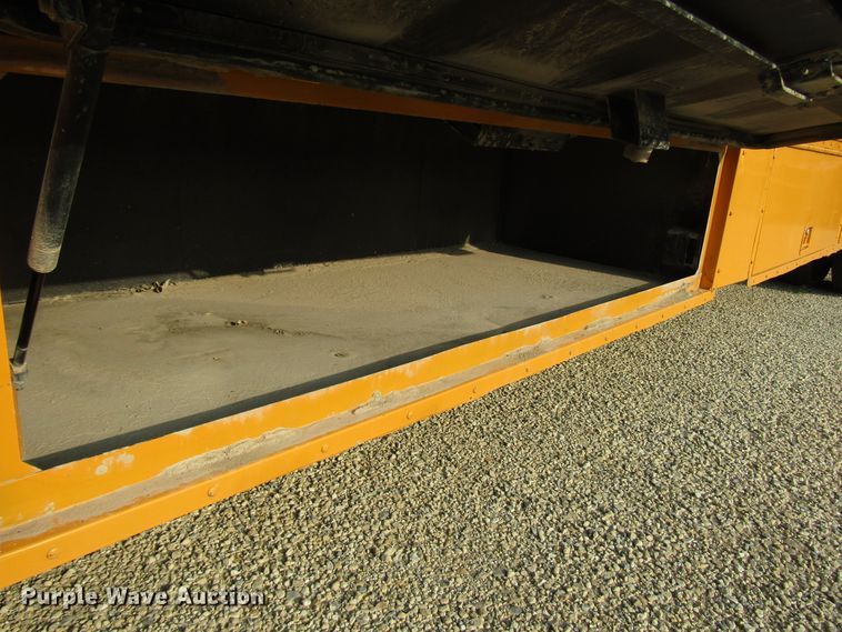 image for item DG1352 2007 Freightliner B2 Thomas school bus