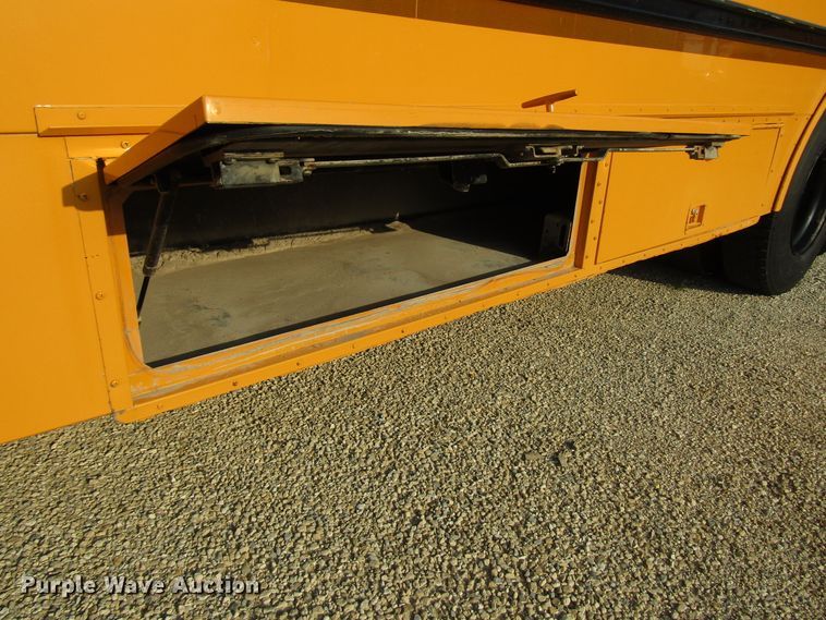 image for item DG1352 2007 Freightliner B2 Thomas school bus