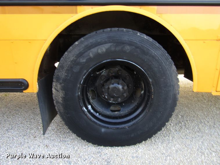 image for item DG1352 2007 Freightliner B2 Thomas school bus