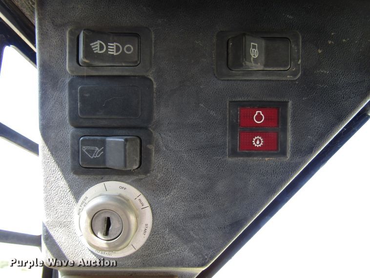 image for item DG1353 1998 Bobcat 863 skid steer