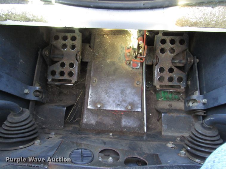 image for item DG1353 1998 Bobcat 863 skid steer