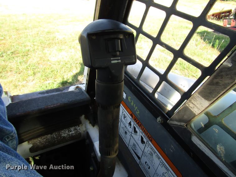 image for item DG1353 1998 Bobcat 863 skid steer