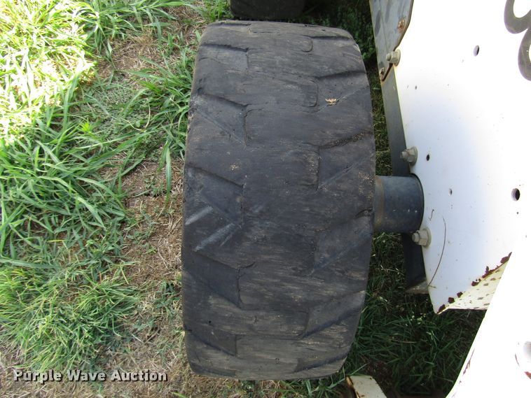 image for item DG1353 1998 Bobcat 863 skid steer