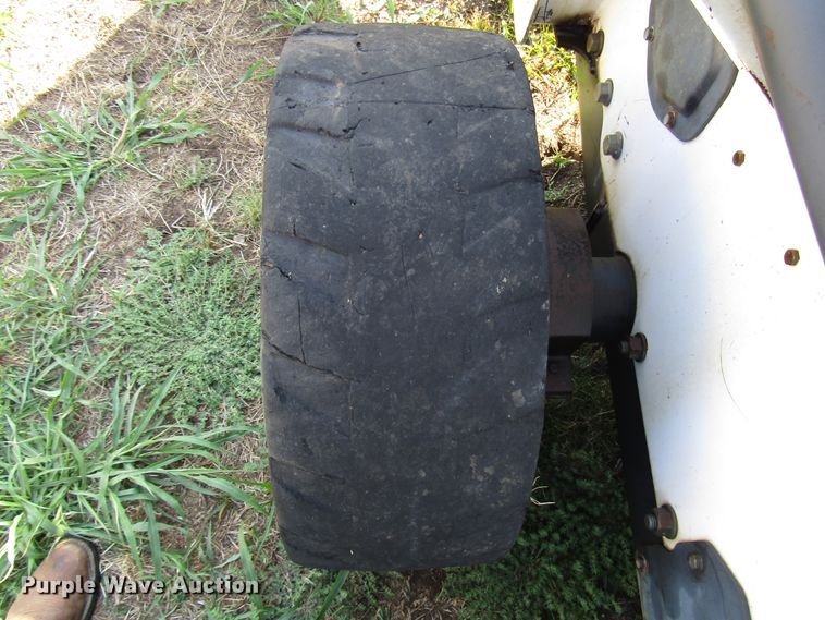 image for item DG1353 1998 Bobcat 863 skid steer