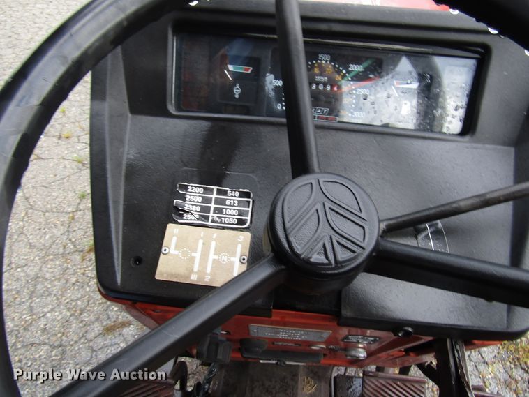 image for item DG1356 1989 Hesston 80-66 tractor