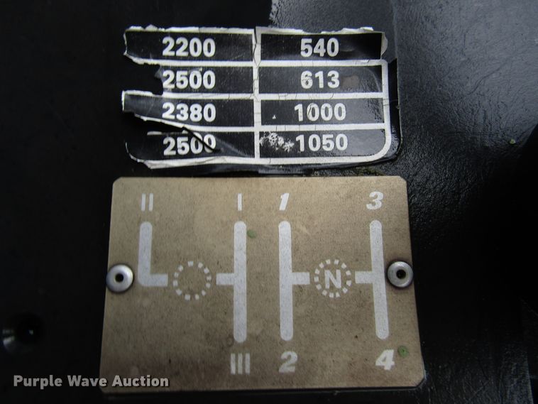 image for item DG1356 1989 Hesston 80-66 tractor