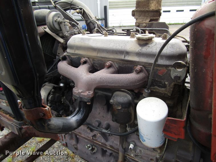 image for item DG1356 1989 Hesston 80-66 tractor