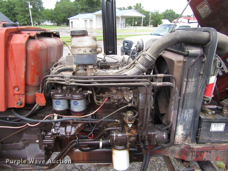 image for item DG1356 1989 Hesston 80-66 tractor