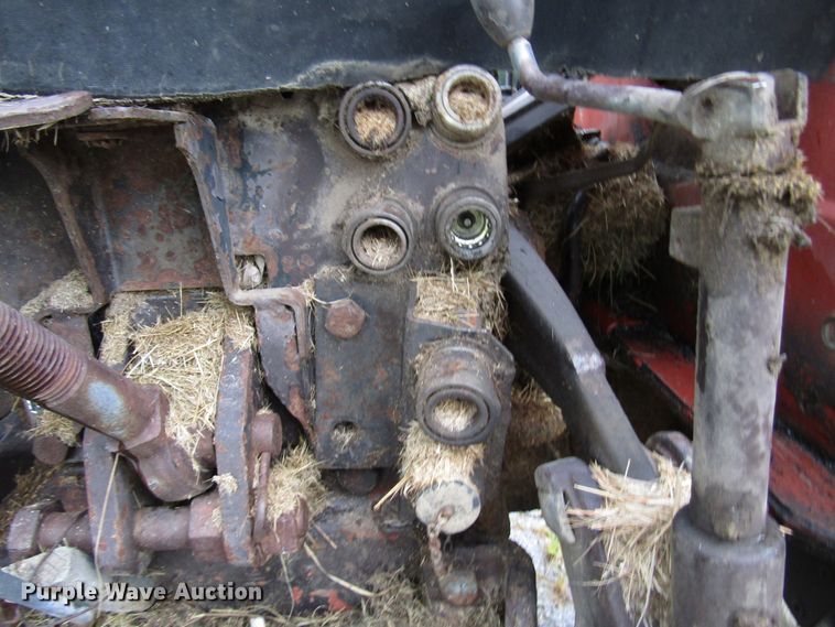 image for item DG1356 1989 Hesston 80-66 tractor
