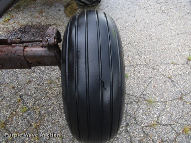 image for item DG1356 1989 Hesston 80-66 tractor