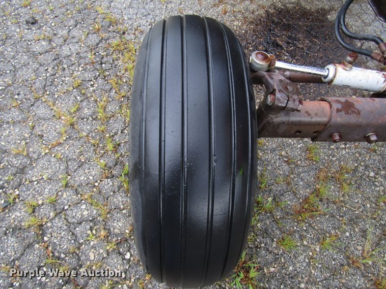 image for item DG1356 1989 Hesston 80-66 tractor