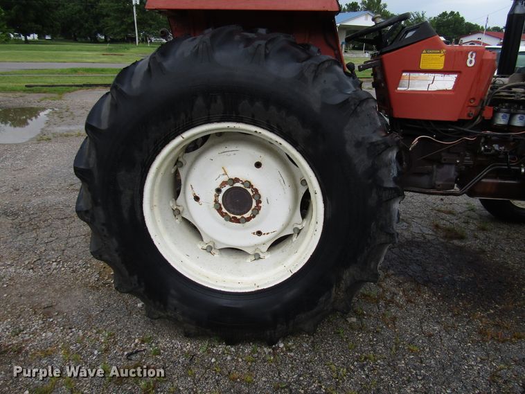 image for item DG1356 1989 Hesston 80-66 tractor