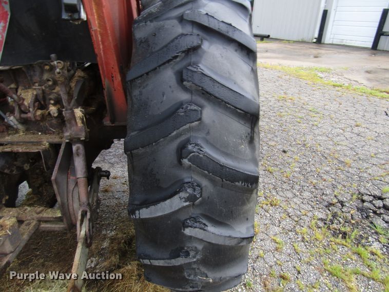 image for item DG1356 1989 Hesston 80-66 tractor