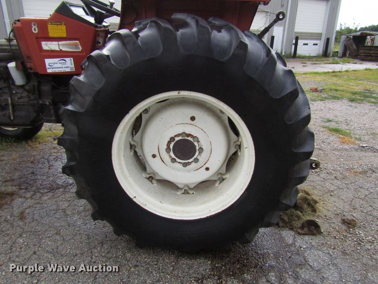 image for item DG1356 1989 Hesston 80-66 tractor
