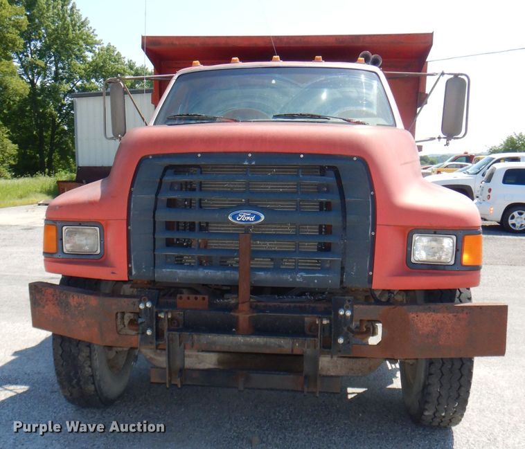 image for item DG4864 1995 Ford F80 dump truck