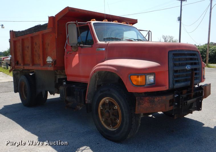 image for item DG4864 1995 Ford F80 dump truck