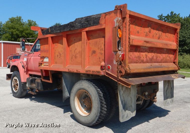 image for item DG4864 1995 Ford F80 dump truck