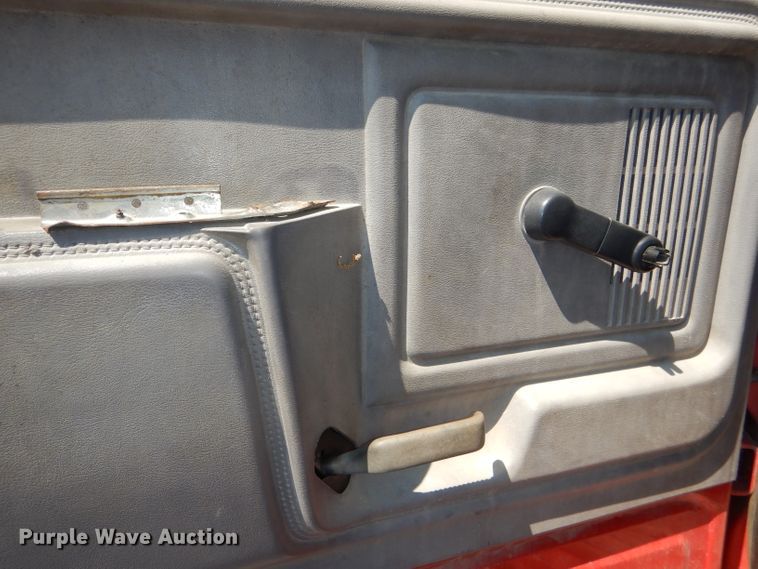 image for item DG4864 1995 Ford F80 dump truck