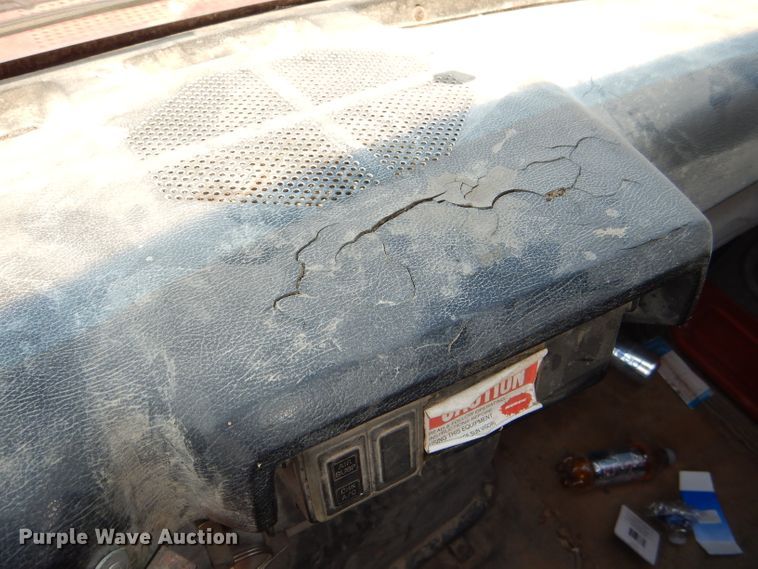 image for item DG4864 1995 Ford F80 dump truck