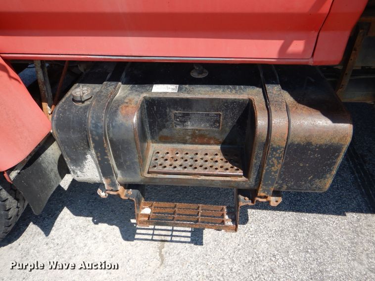 image for item DG4864 1995 Ford F80 dump truck