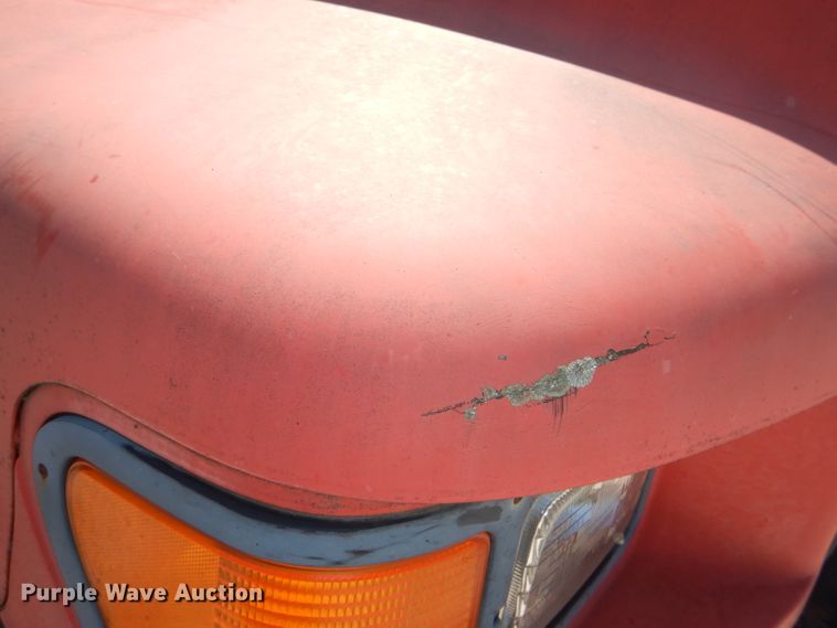 image for item DG4864 1995 Ford F80 dump truck