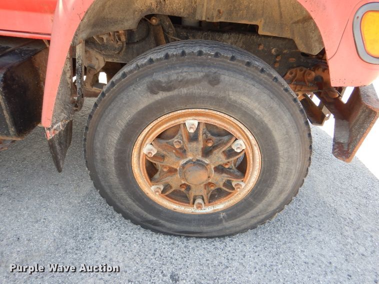 image for item DG4864 1995 Ford F80 dump truck