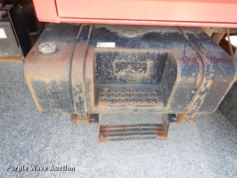 image for item DG4864 1995 Ford F80 dump truck