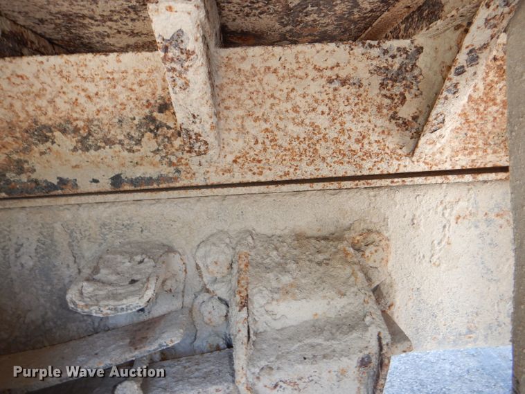 image for item DG4864 1995 Ford F80 dump truck