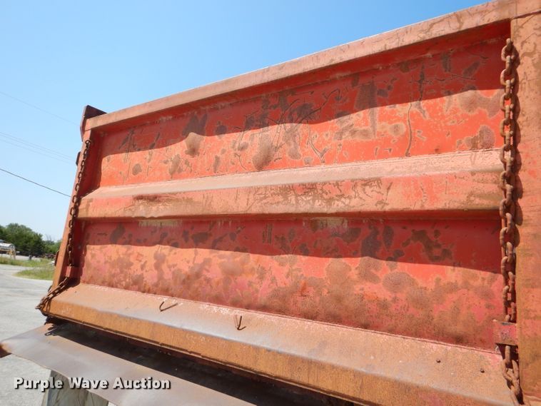 image for item DG4864 1995 Ford F80 dump truck