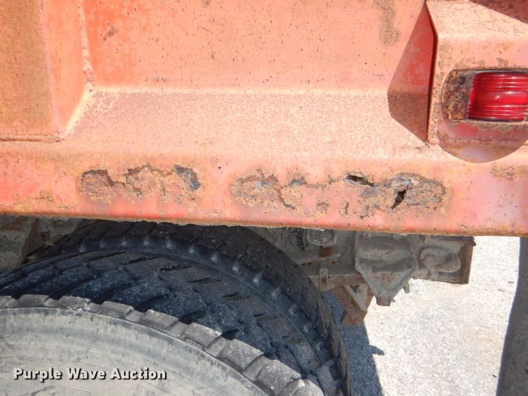 image for item DG4864 1995 Ford F80 dump truck