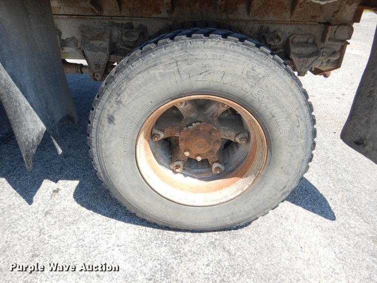 image for item DG4864 1995 Ford F80 dump truck