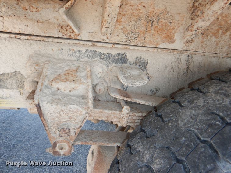 image for item DG4864 1995 Ford F80 dump truck