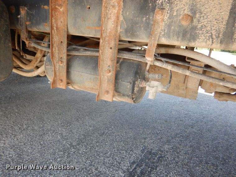 image for item DG4864 1995 Ford F80 dump truck