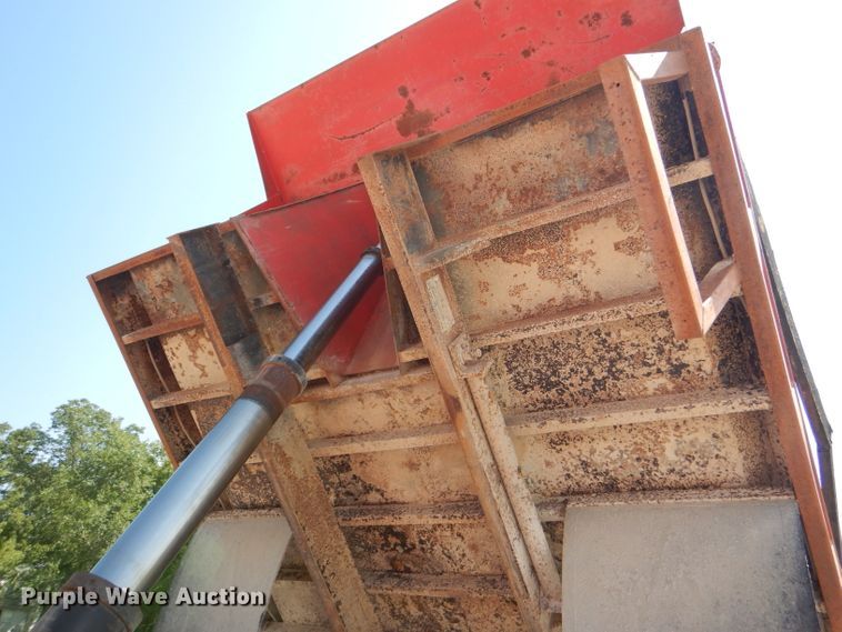 image for item DG4864 1995 Ford F80 dump truck