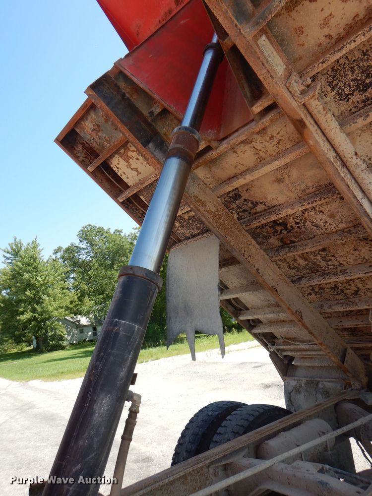 image for item DG4864 1995 Ford F80 dump truck