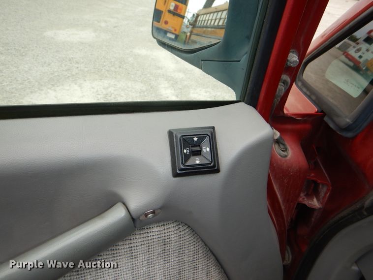 image for item DG4866 1997 Ford Aerostar XLT van