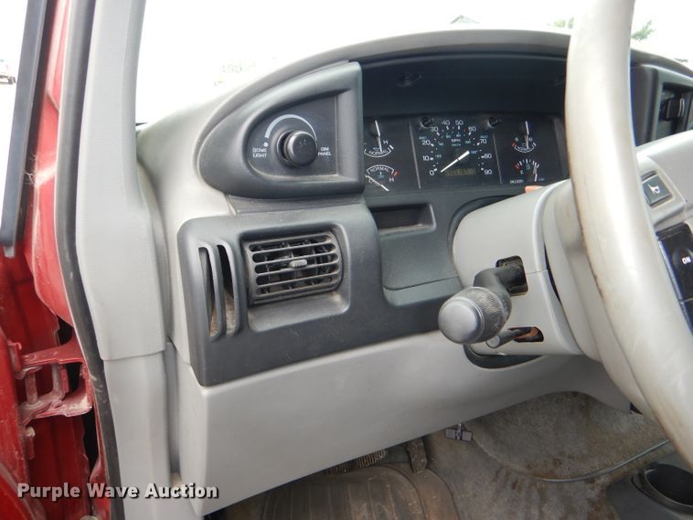 image for item DG4866 1997 Ford Aerostar XLT van